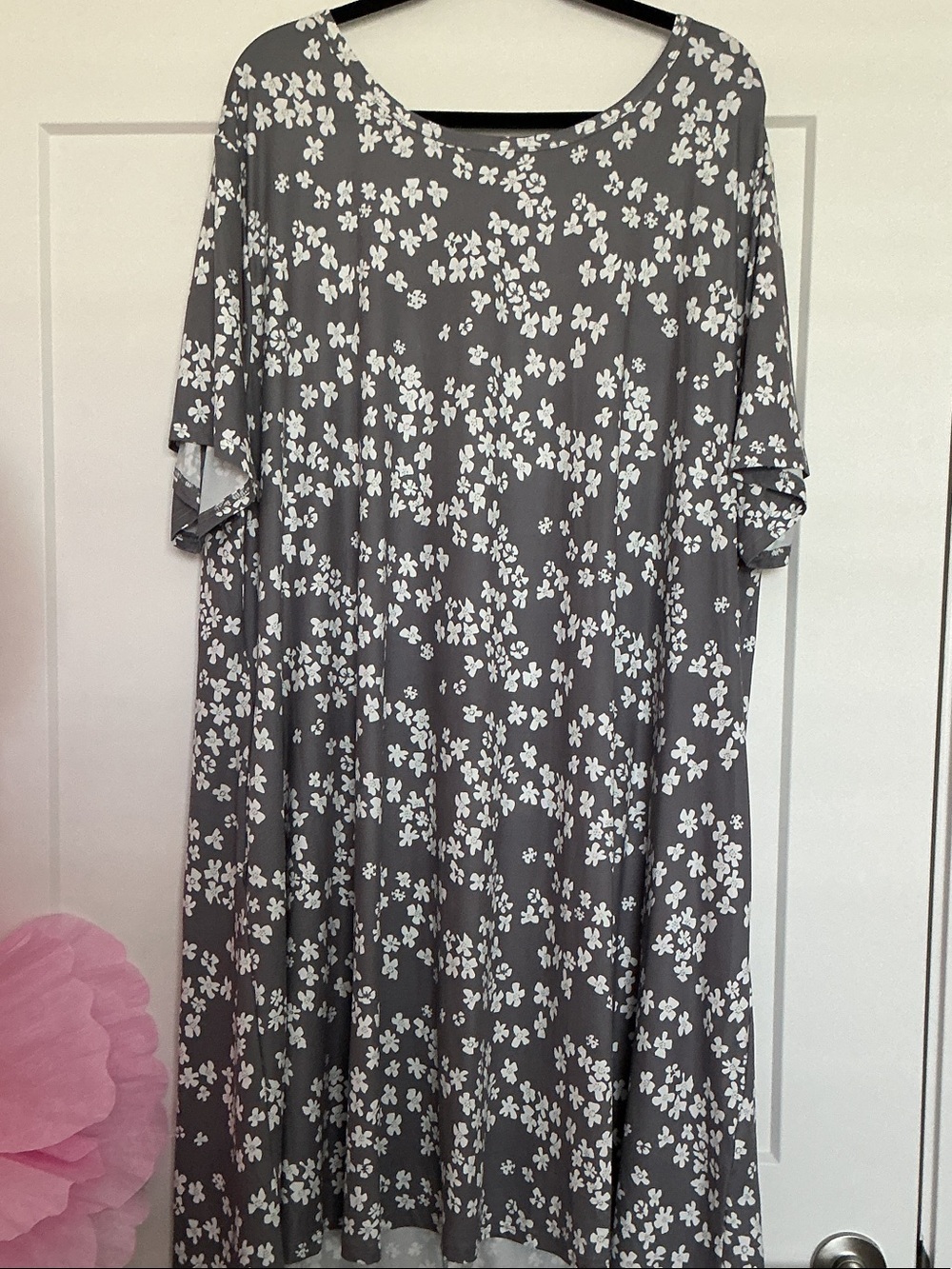 Gray Floral Short-Sleeve Swing Dress - White Floral Print 
Plus size 2X.  NWT